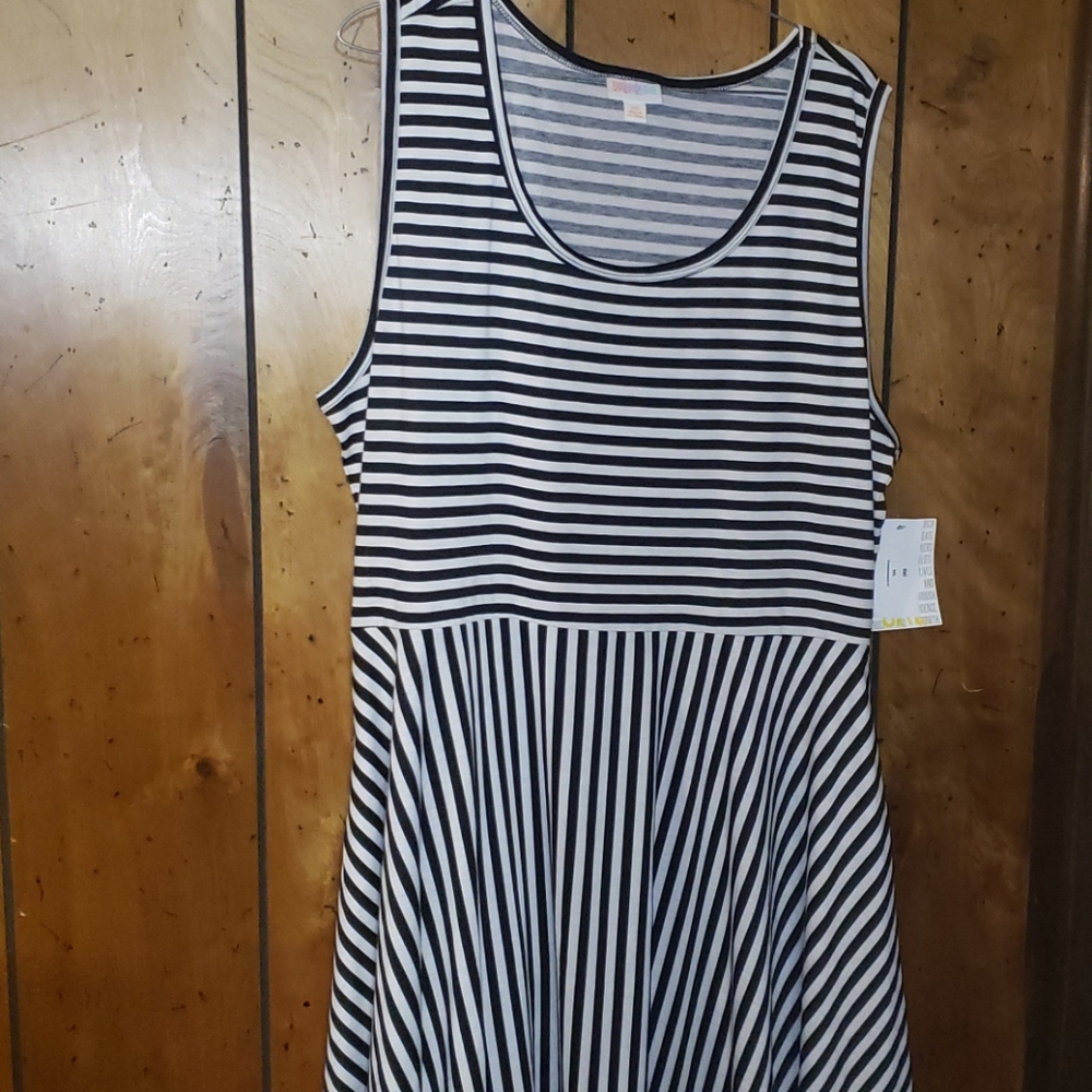 Lularoe 3x Black and White dress